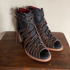 Freebird by Steven bootie size 9